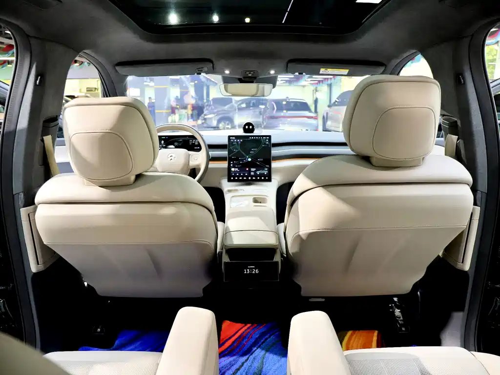 NIO ES8 — миниатюра 17