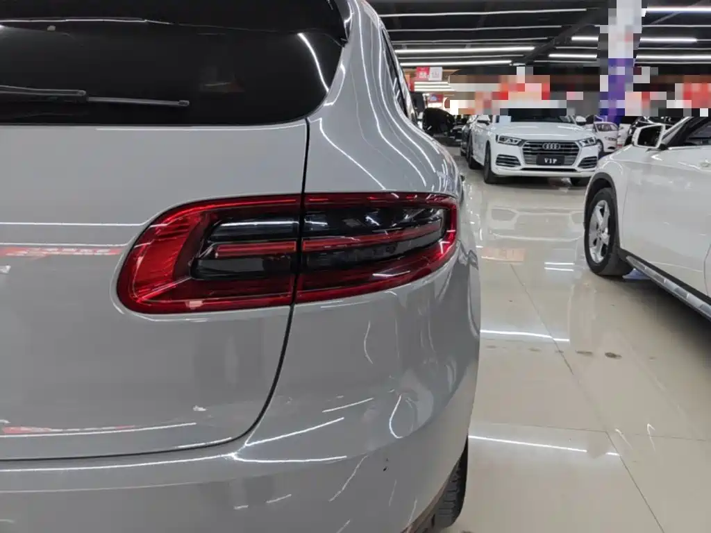 Porsche Macan — миниатюра 8