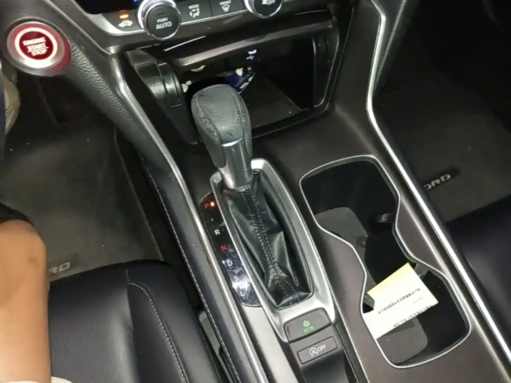 Honda Accord — миниатюра 14