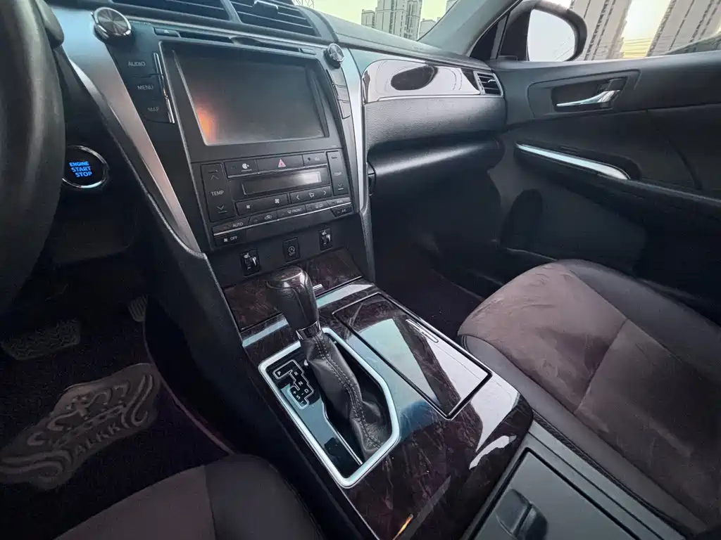 Toyota Camry — миниатюра 10