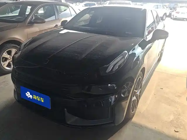 2020 Lynk & Co 03