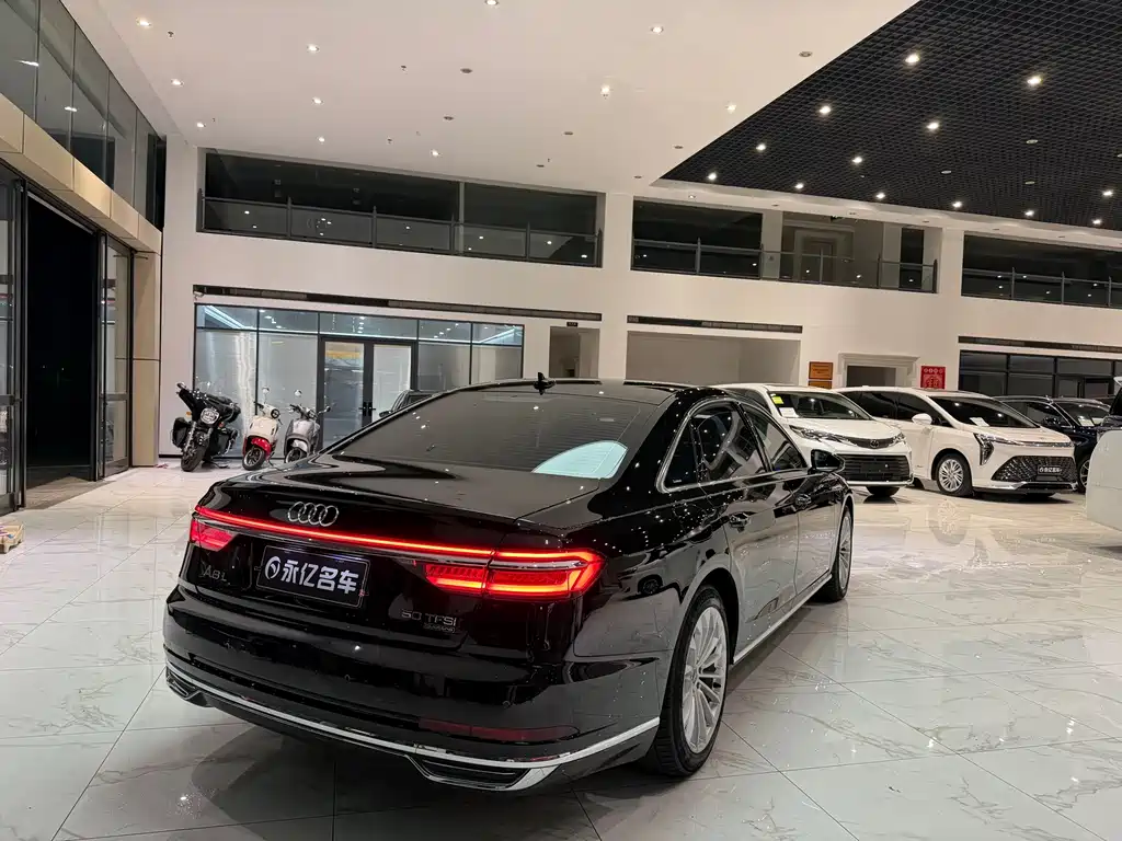 Audi A8 — миниатюра 10