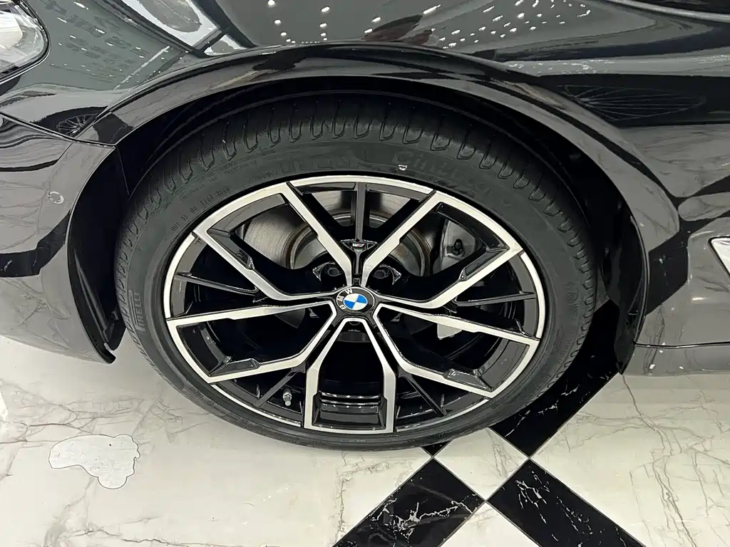 BMW 5 Series — миниатюра 16