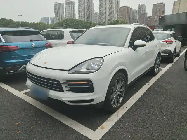 PORSCHE CAYENNE 2022