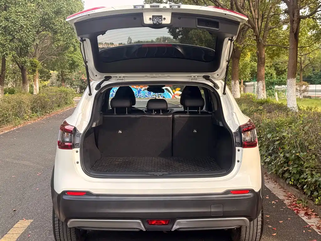 Nissan Qashqai — миниатюра 7