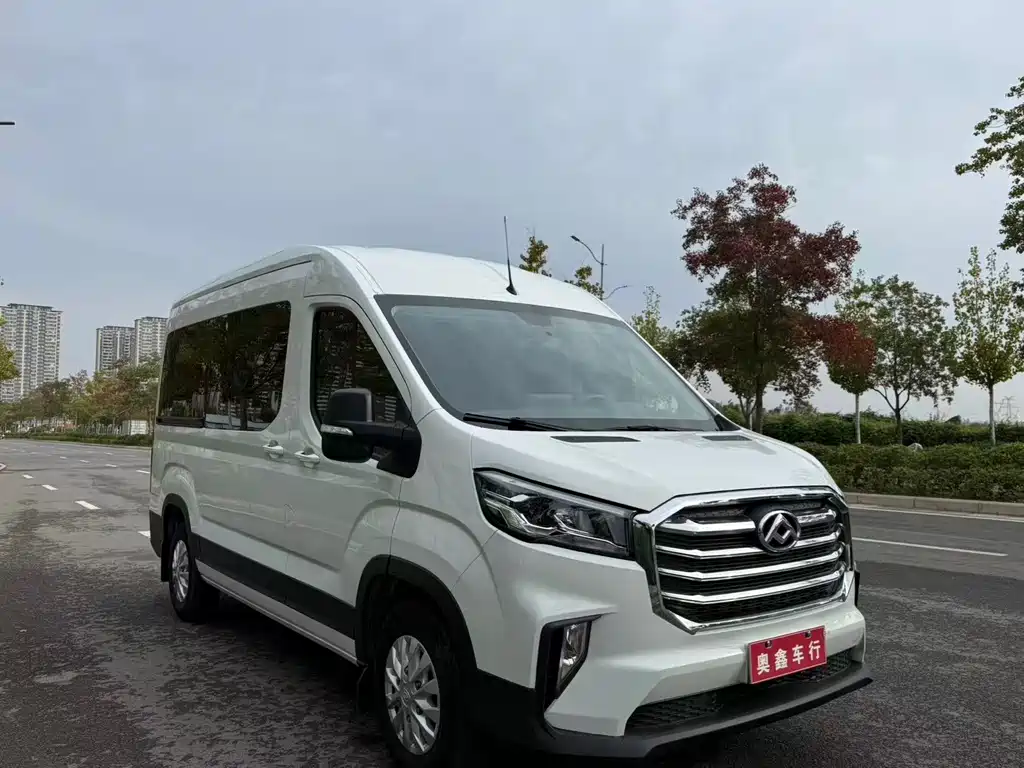 MAXUS V90 — миниатюра 2