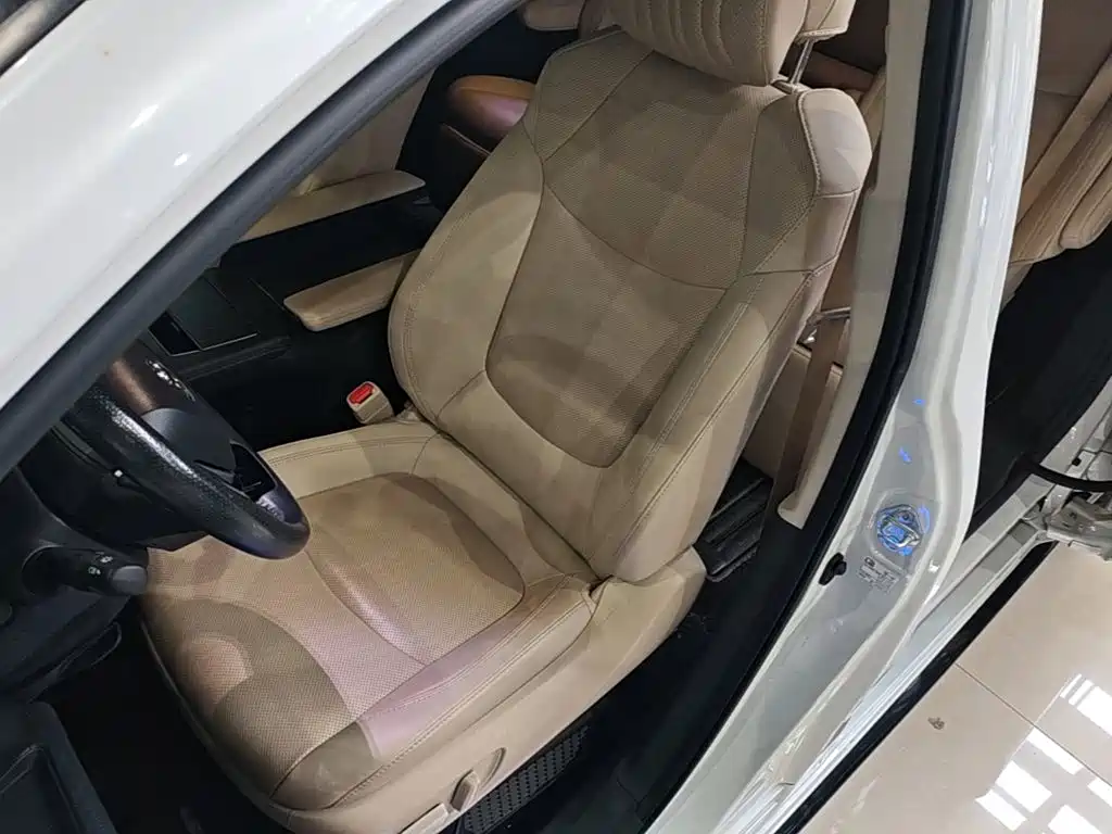 Toyota Sienna — миниатюра 15