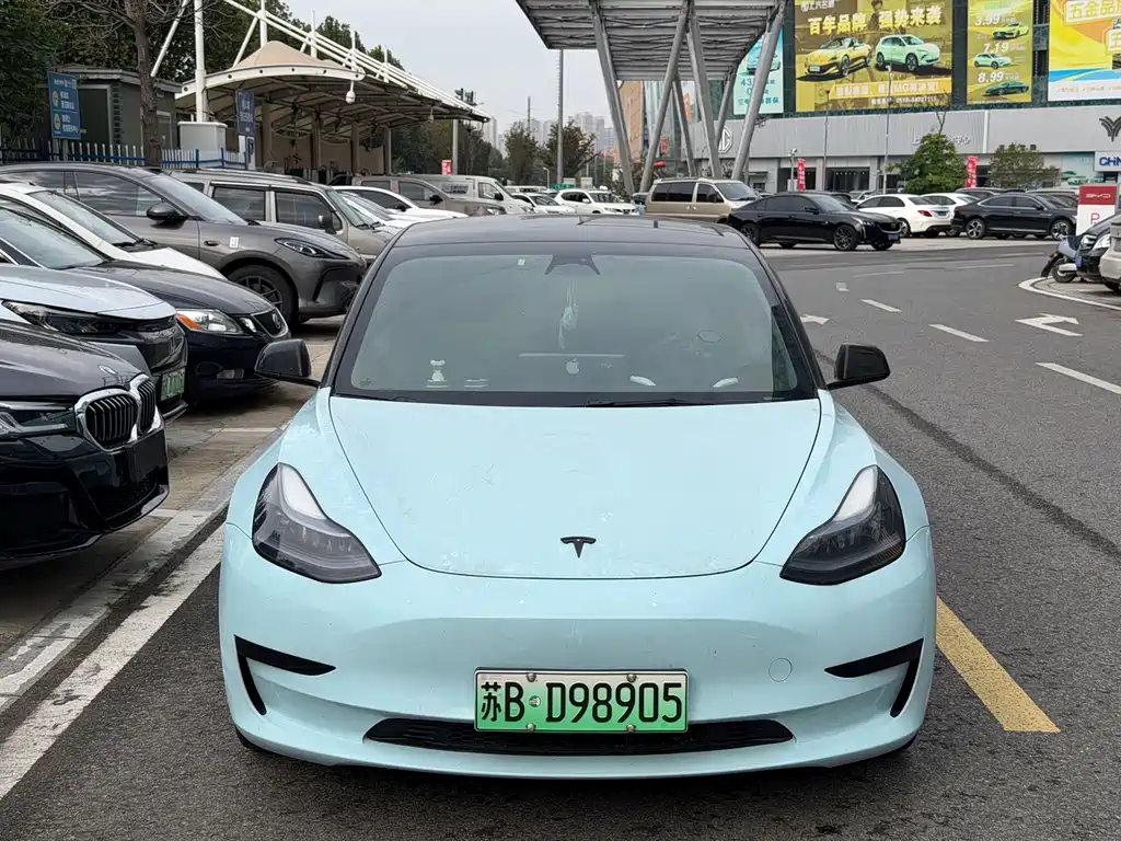 Tesla Model 3 — миниатюра 2