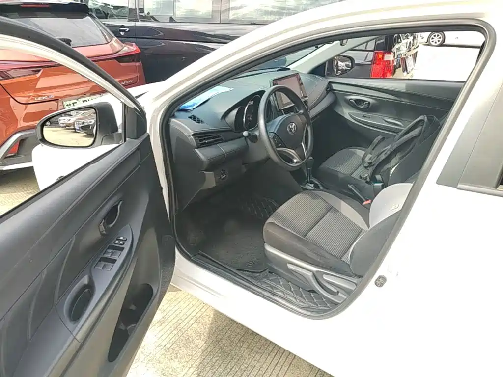 Toyota Vios FS — миниатюра 16