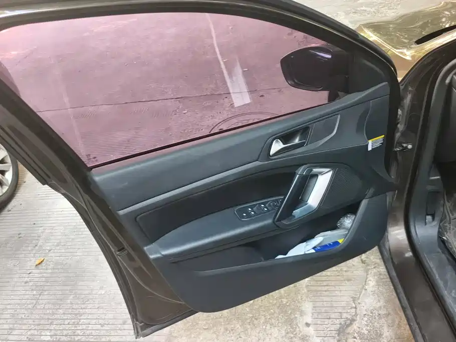 Peugeot 408 — миниатюра 7