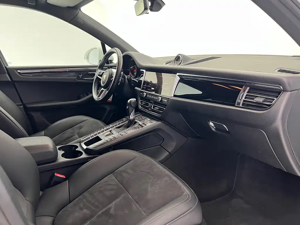 Porsche Macan — миниатюра 19