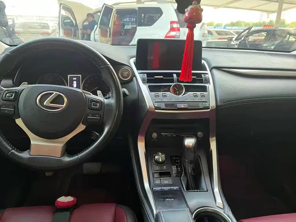 Lexus NX — миниатюра 9