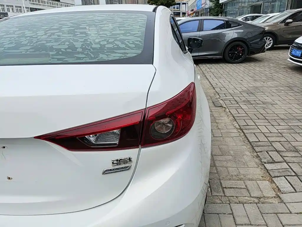 Mazda 3 Axela — миниатюра 8