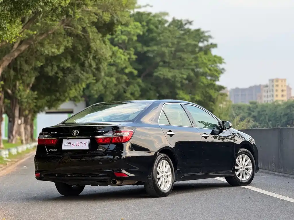 Toyota Camry — миниатюра 21