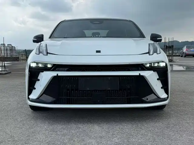 2023 Lynk & Co 03