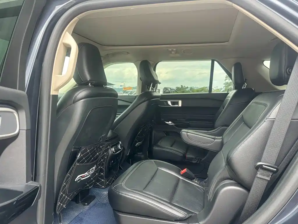 Ford Explorer — миниатюра 9