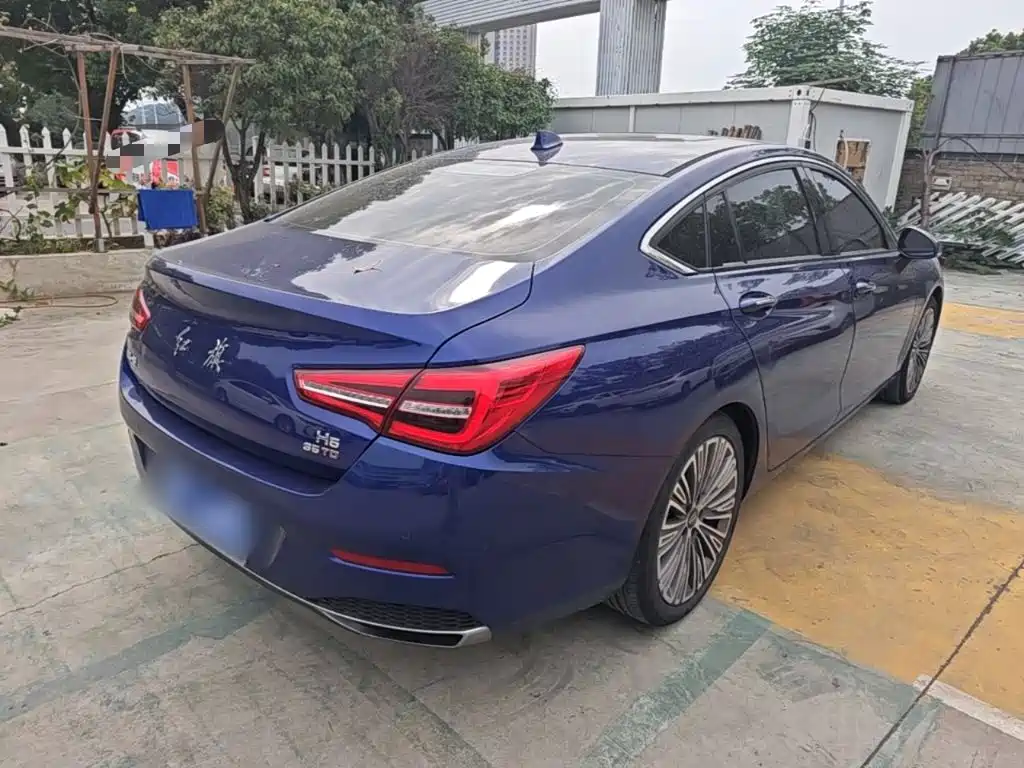 Hongqi Hongqi H5 — миниатюра 7