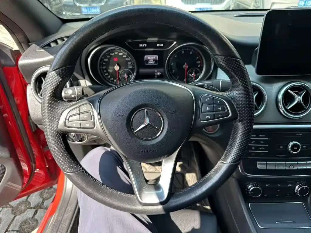 Mercedes-Benz CLA (Import) — миниатюра 4