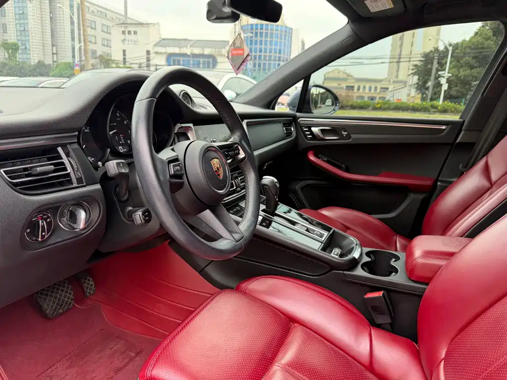 Porsche Macan — миниатюра 6