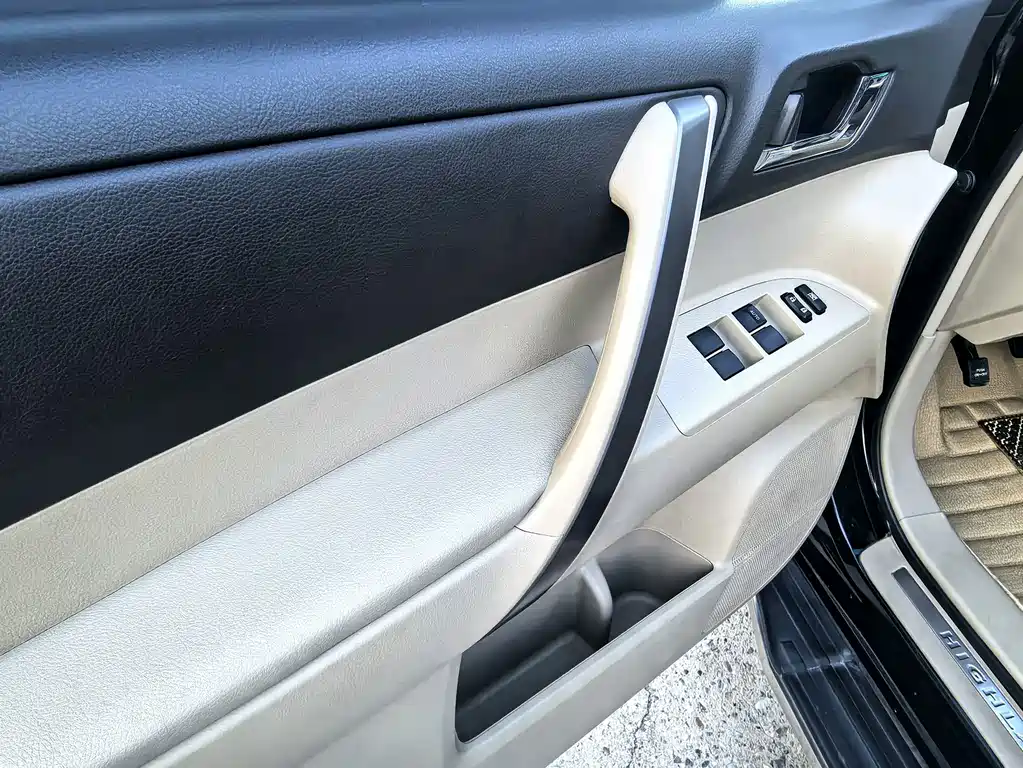 Toyota Highlander — миниатюра 7