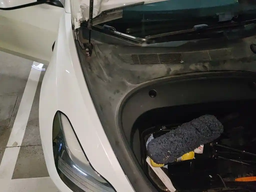 Tesla Model 3 — миниатюра 21