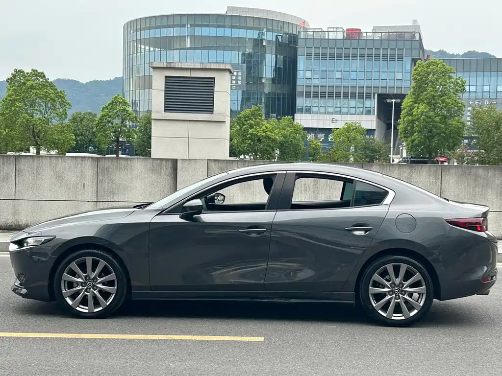 Mazda 3 Axela — миниатюра 4