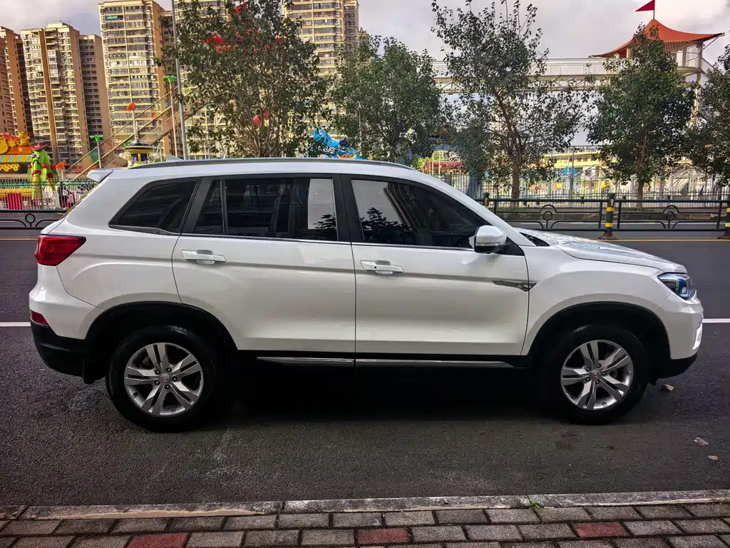 CHANGAN CS75