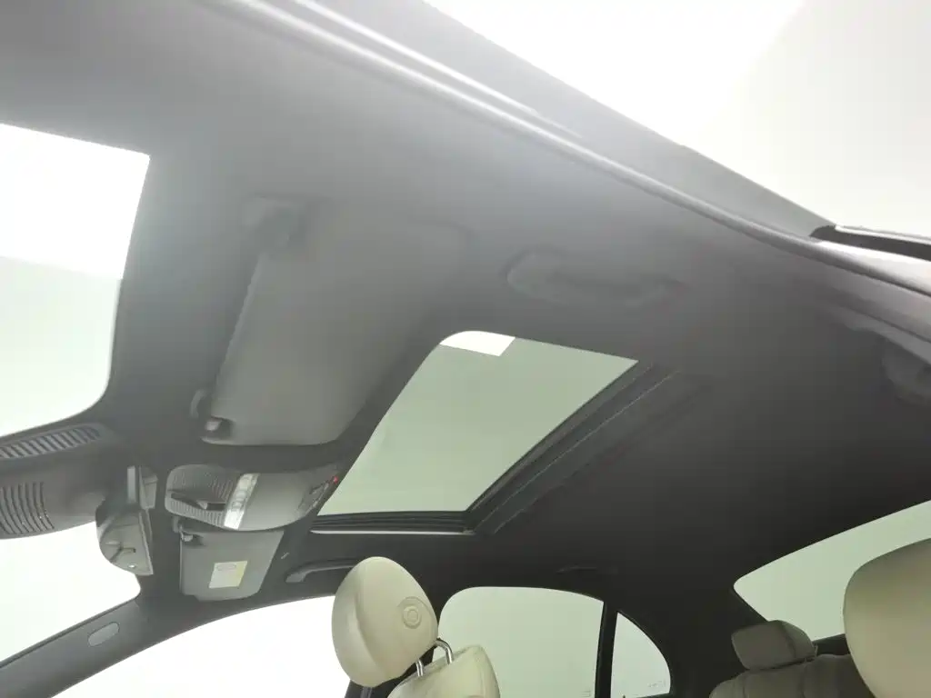 Mercedes-Benz E-Class — миниатюра 14