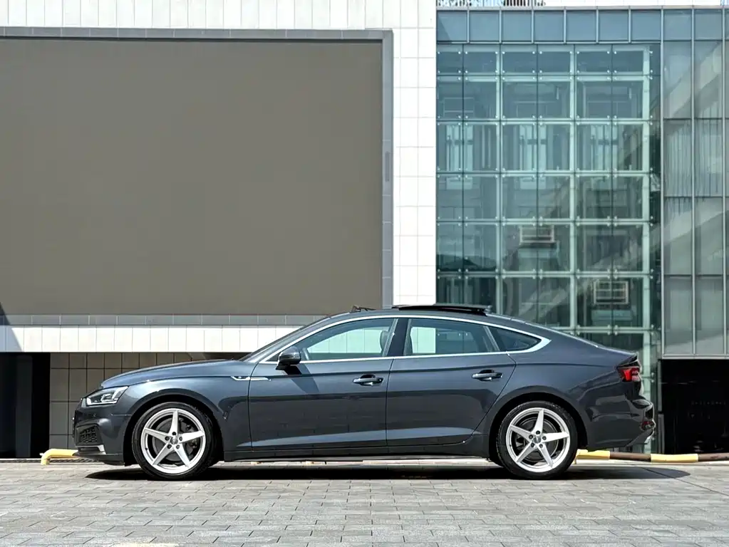 Audi A5 (Import) — миниатюра 8