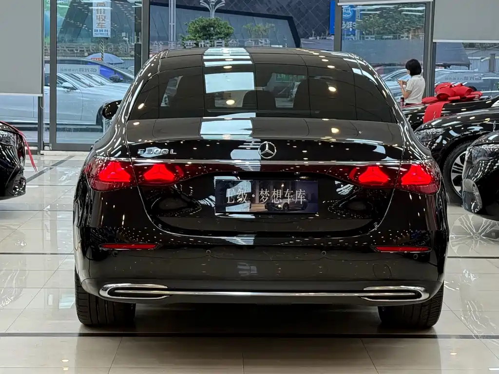 Mercedes-Benz E-Class — миниатюра 25