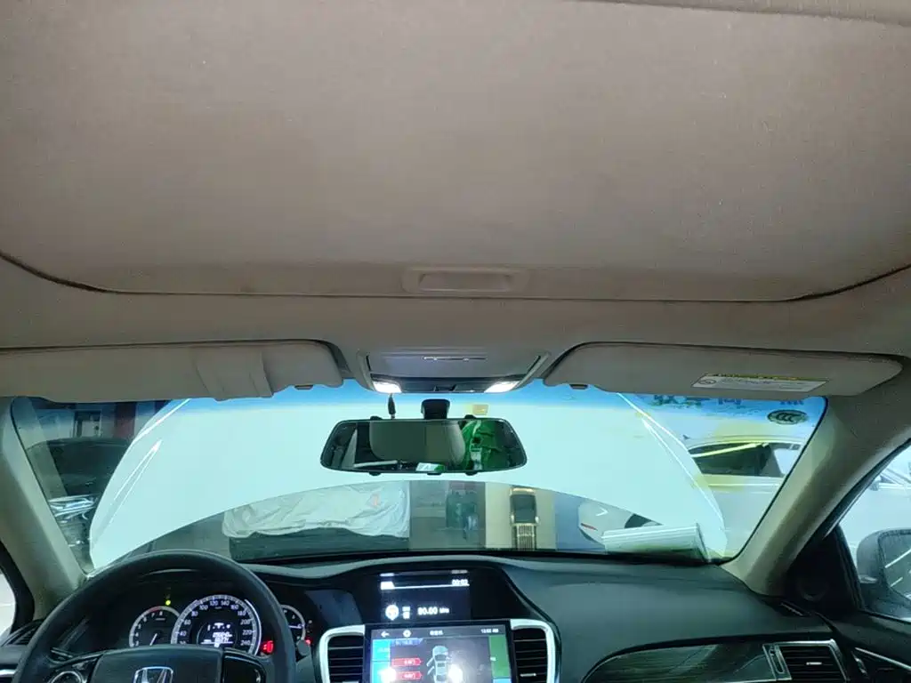 Honda Accord — миниатюра 18