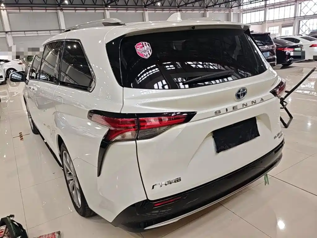 Toyota Sienna — миниатюра 5
