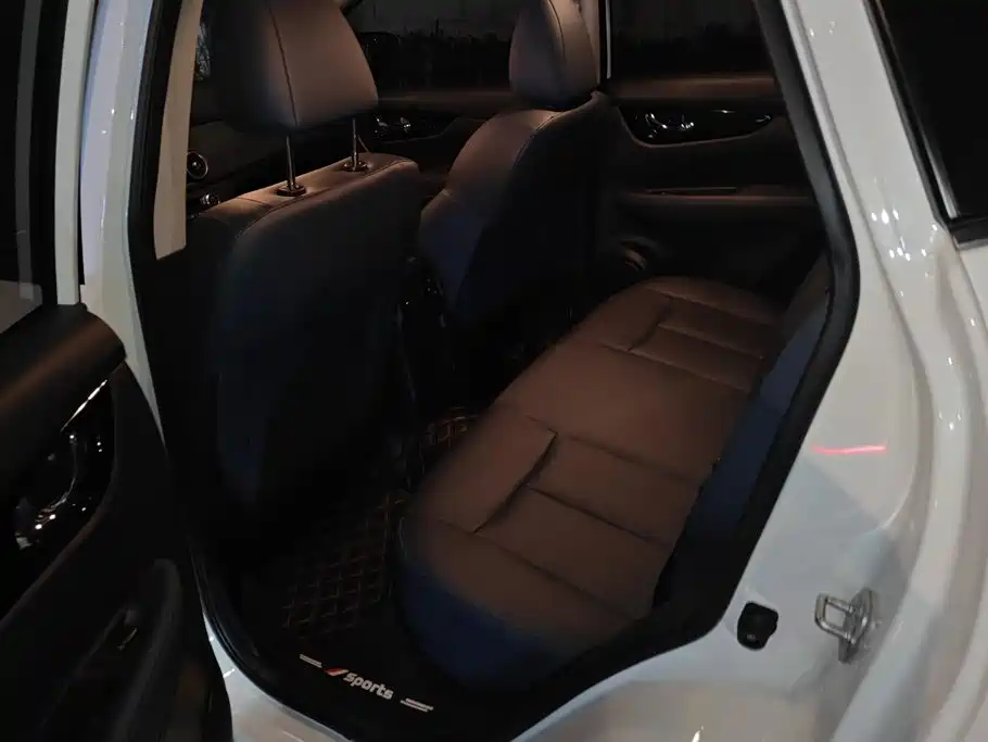 Nissan Qashqai — миниатюра 11