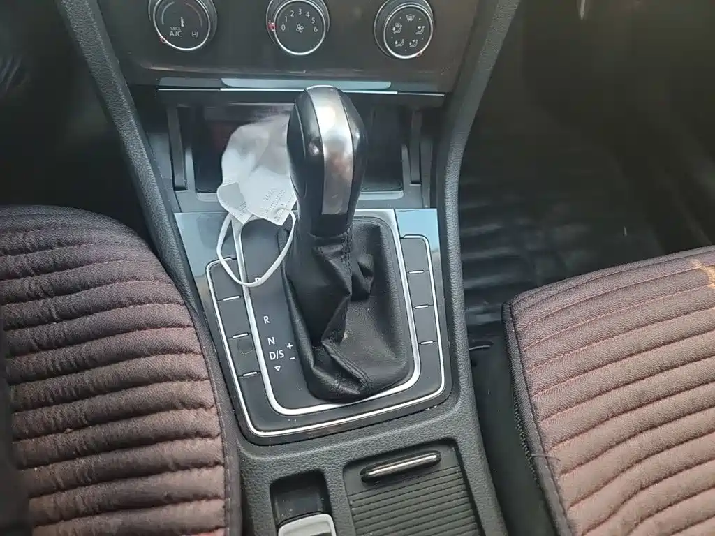 Volkswagen Golf — миниатюра 15
