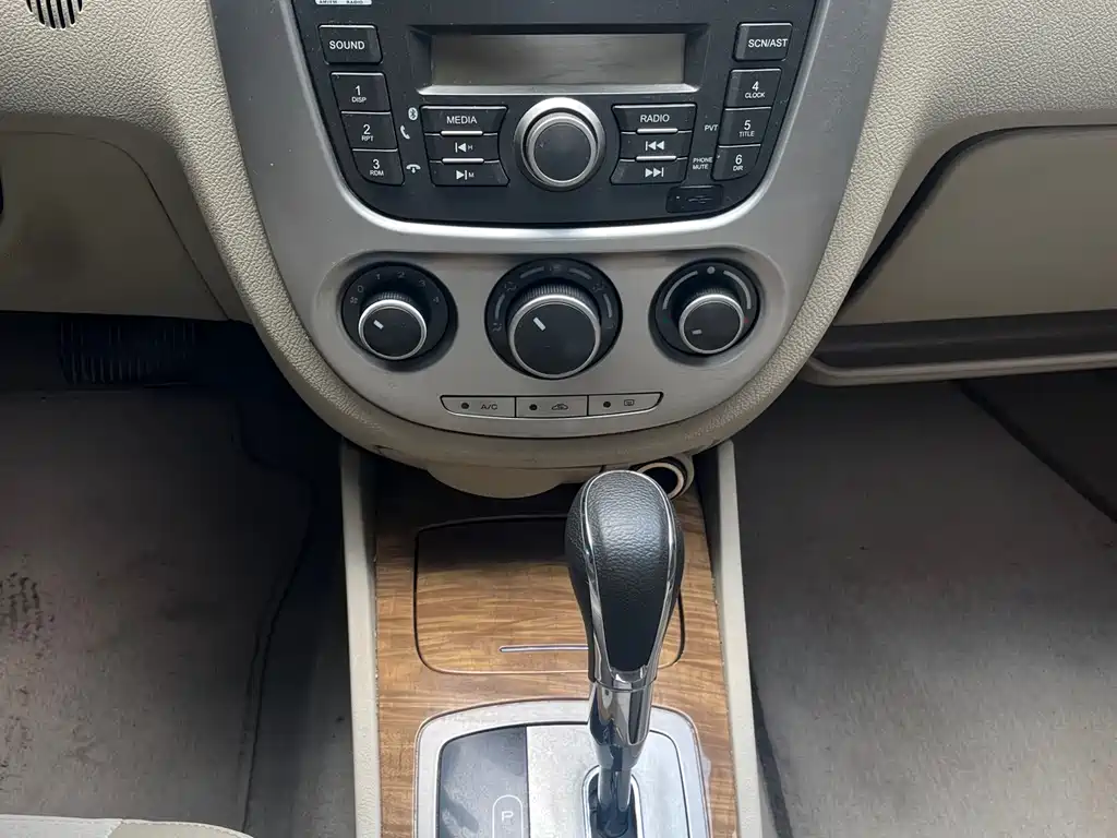 Buick Excelle 1.5L Auto Classic Type, фото 18