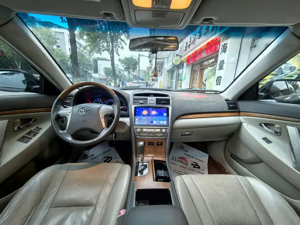 Toyota Camry — миниатюра 10