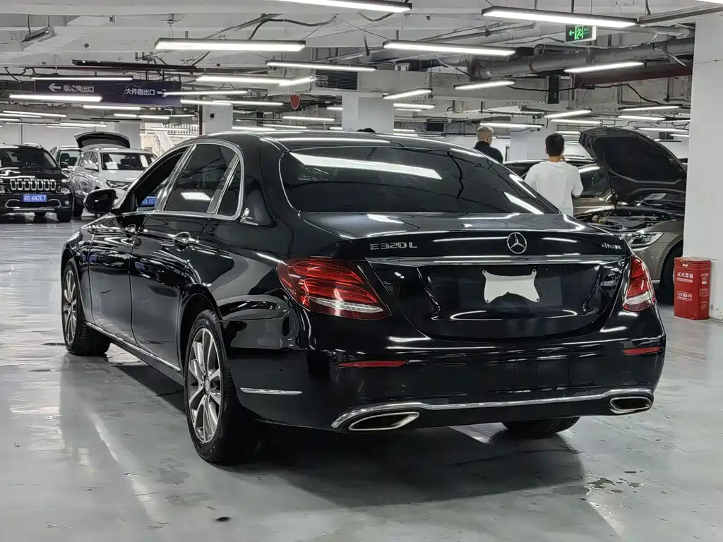 Mercedes-Benz E-Class — миниатюра 15