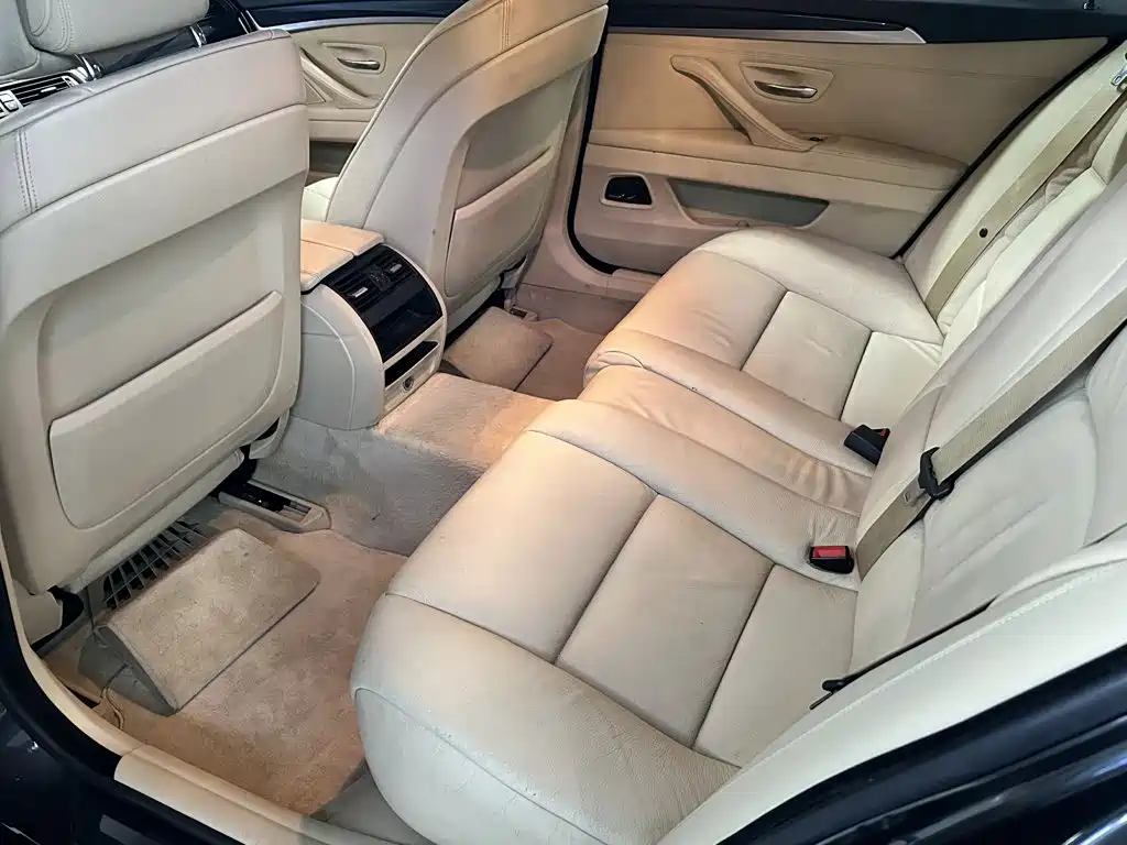BMW 5 Series — миниатюра 6