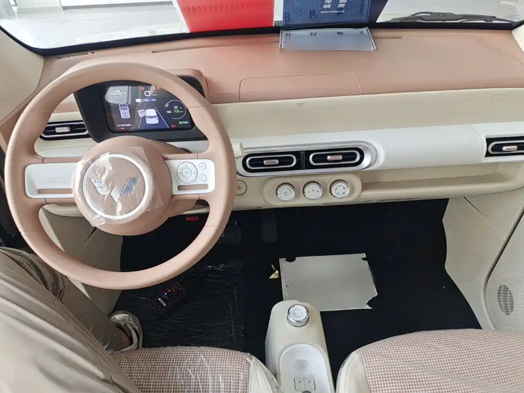 Wuling MINIEV — миниатюра 10
