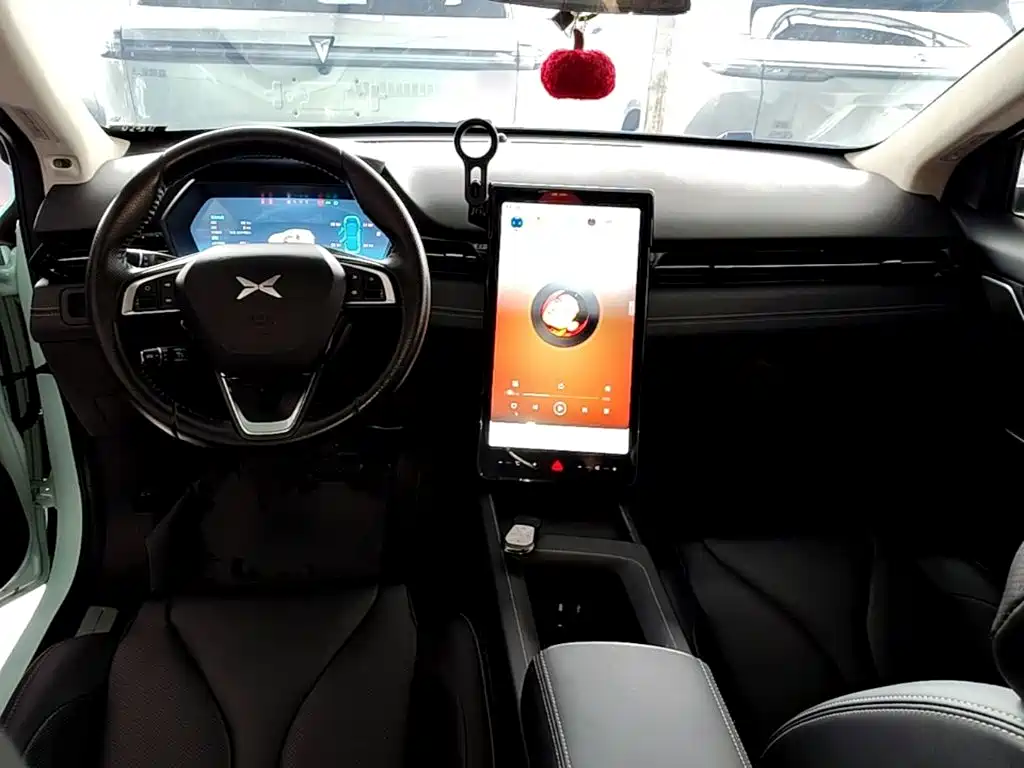XPeng G3 — миниатюра 10