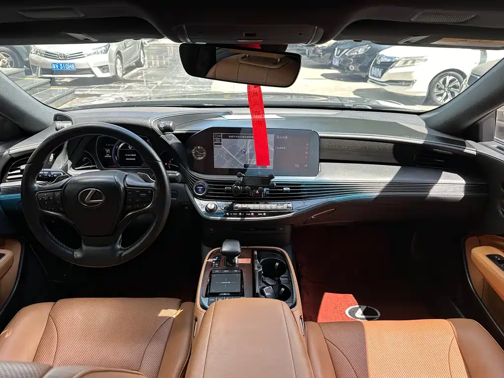 Lexus LS 2021 500h