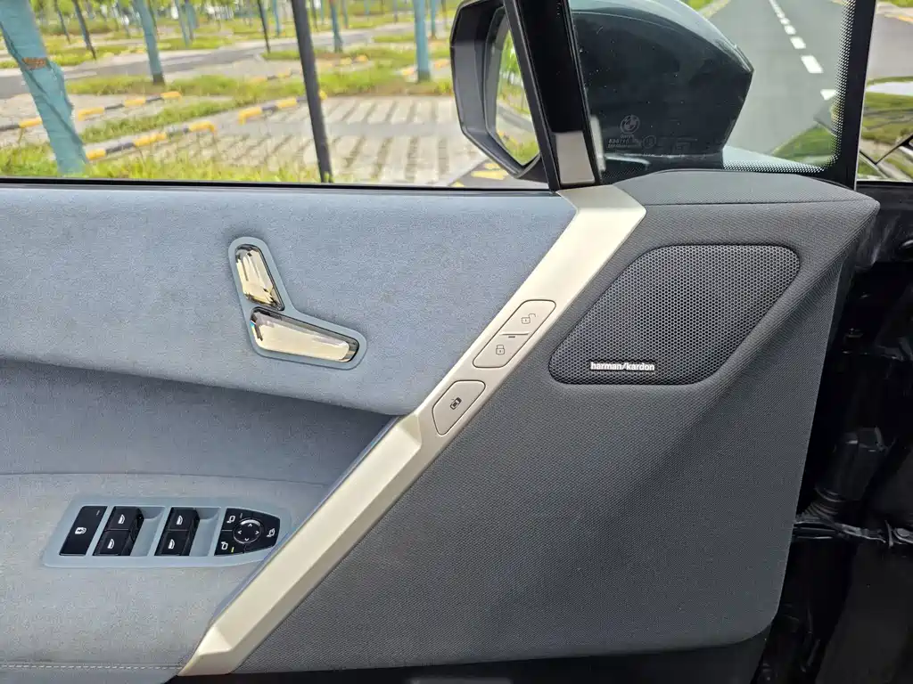 BMW iX — миниатюра 20