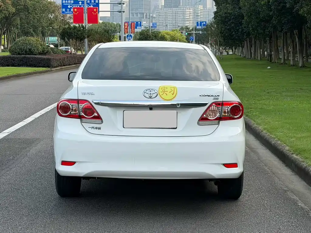 Toyota Corolla — миниатюра 8