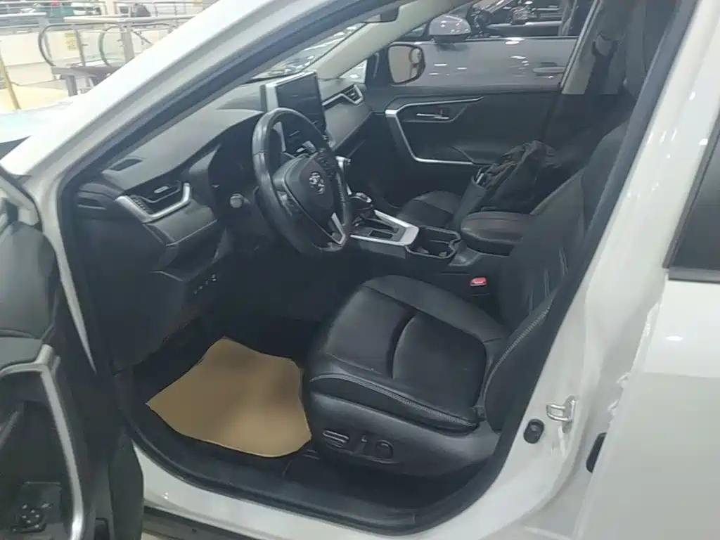 Toyota RAV4 — миниатюра 15