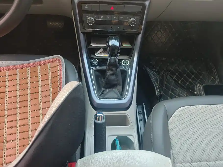 Volkswagen T-Cross — миниатюра 16