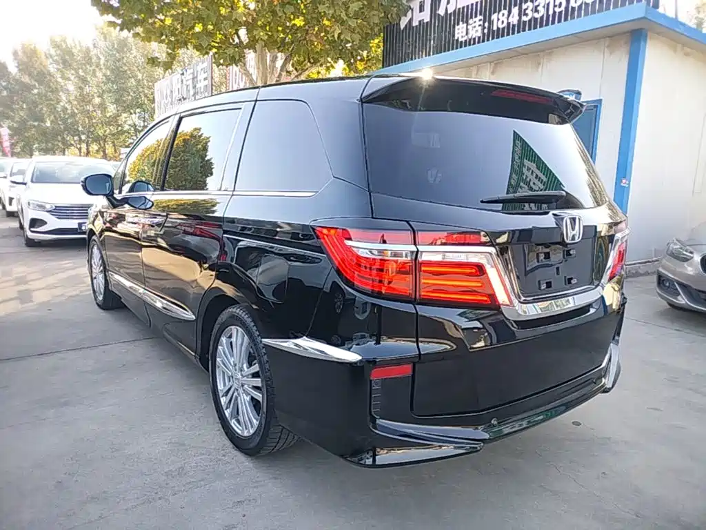 Honda Elysion — миниатюра 5