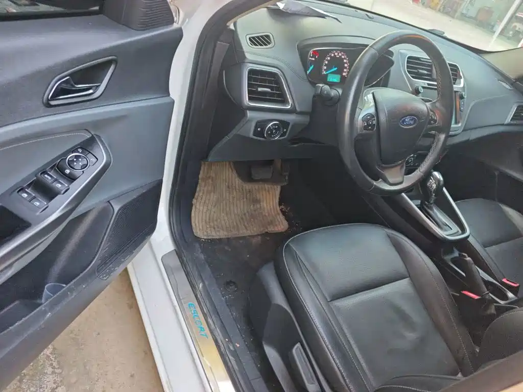 Ford Escort — миниатюра 12