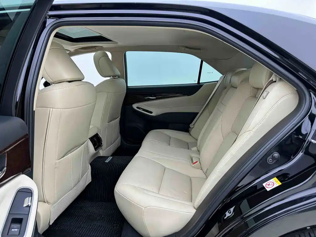 Toyota Crown 2018 2.0T Fashion