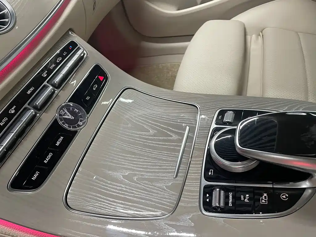 Mercedes-Benz E-Class (Import) — миниатюра 15