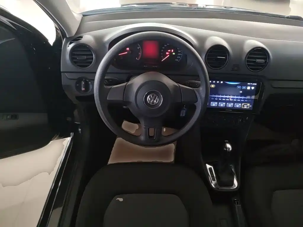 Volkswagen Jetta — миниатюра 11